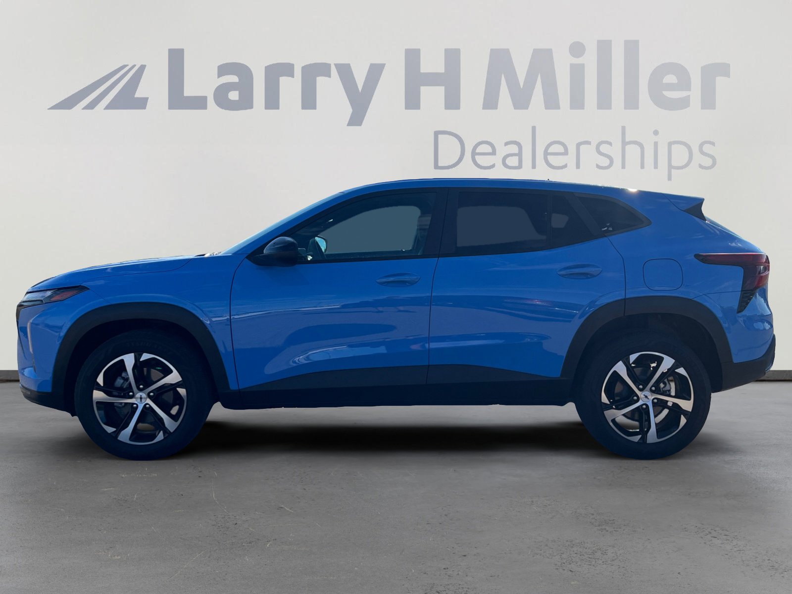 2024 Chevrolet Trax photo 2