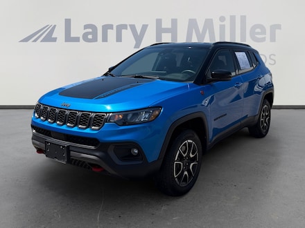 Featured Used 2025 Jeep Compass Trailhawk SUV for sale near you in Tucson, AZ