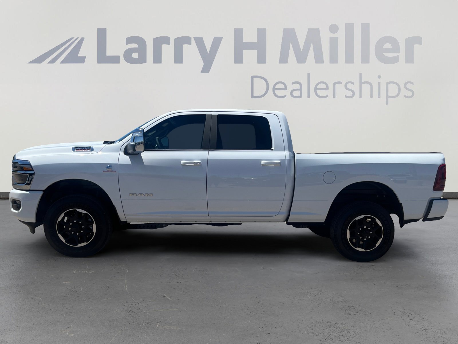 2025 Ram 2500 Laramie photo 2