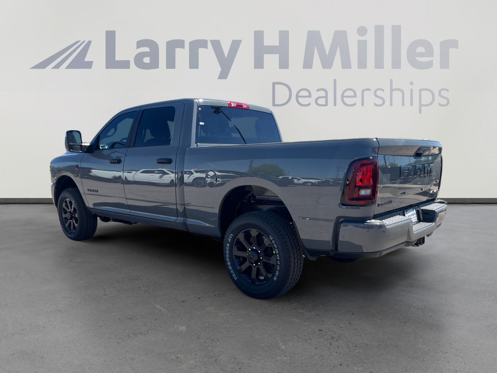 2025 Ram 2500 Big Horn photo 3