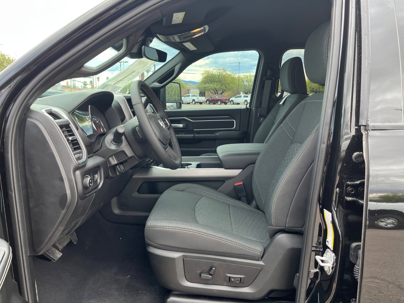 2025 RAM 2500 Big Horn - Photo 16