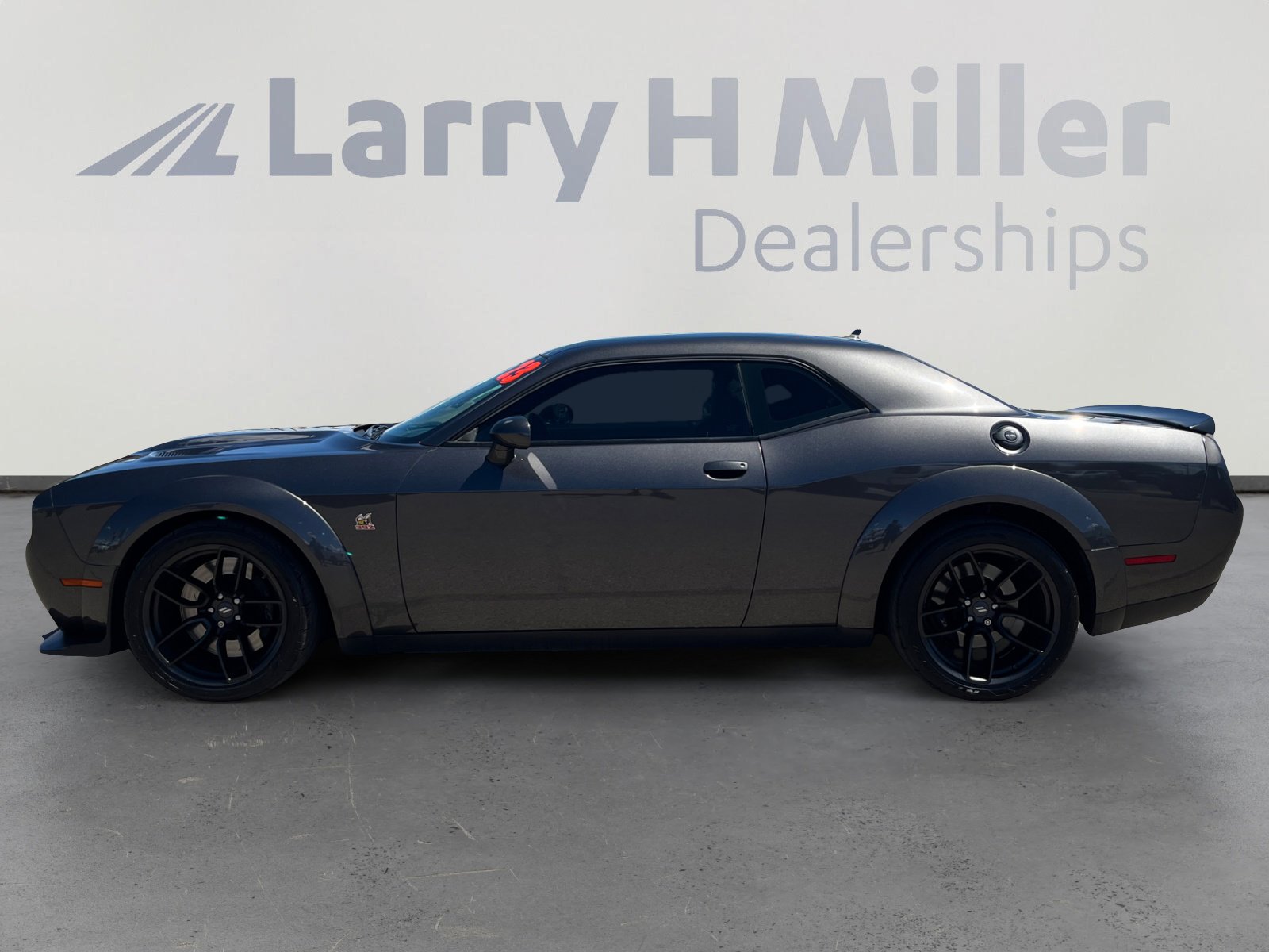 2023 Dodge Challenger R/T Scat Pack Widebody photo 2