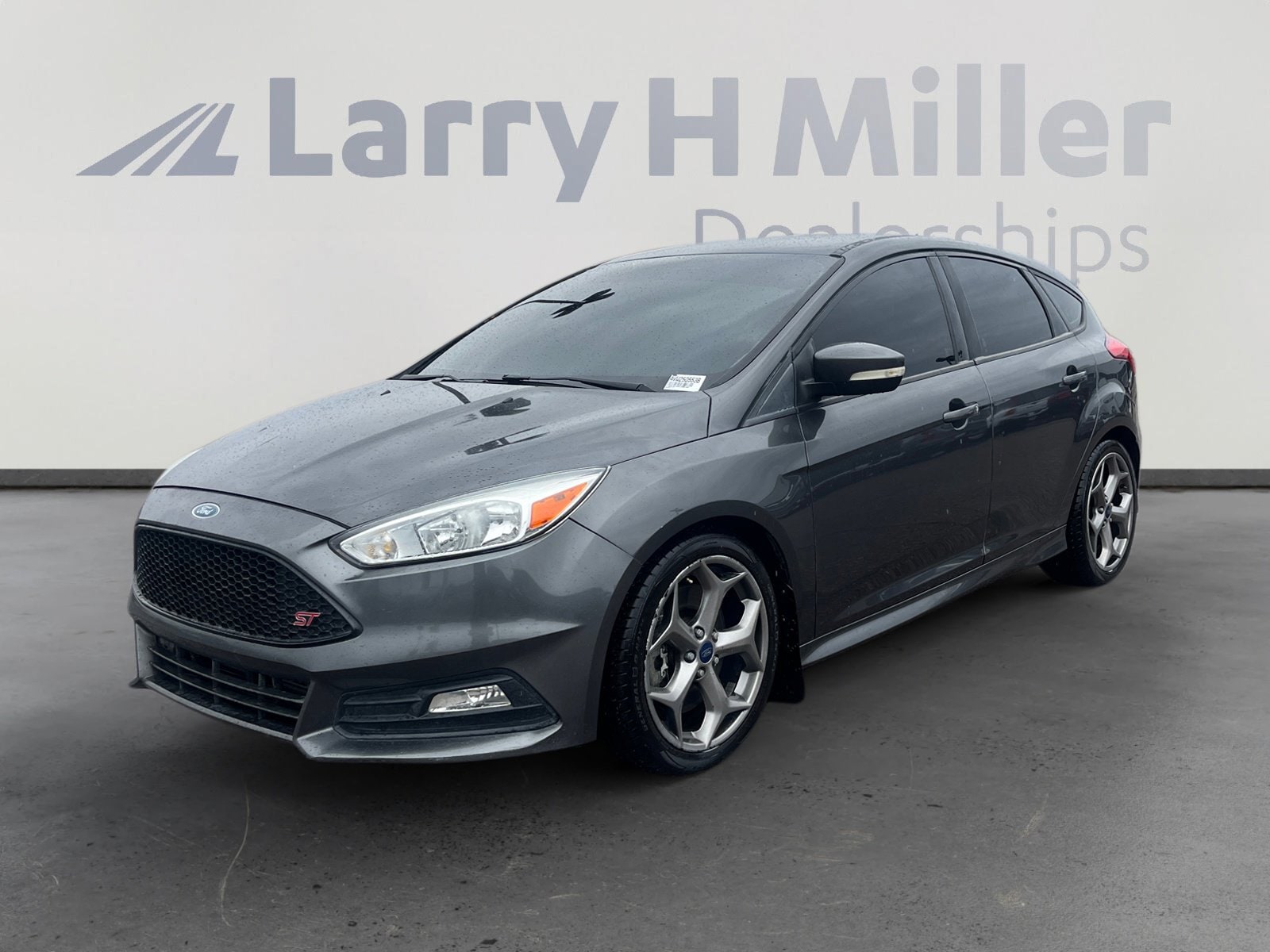 2017 Ford Focus ST's photo
