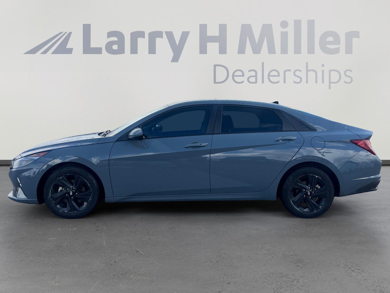 2021 Hyundai Elantra SEL photo 2