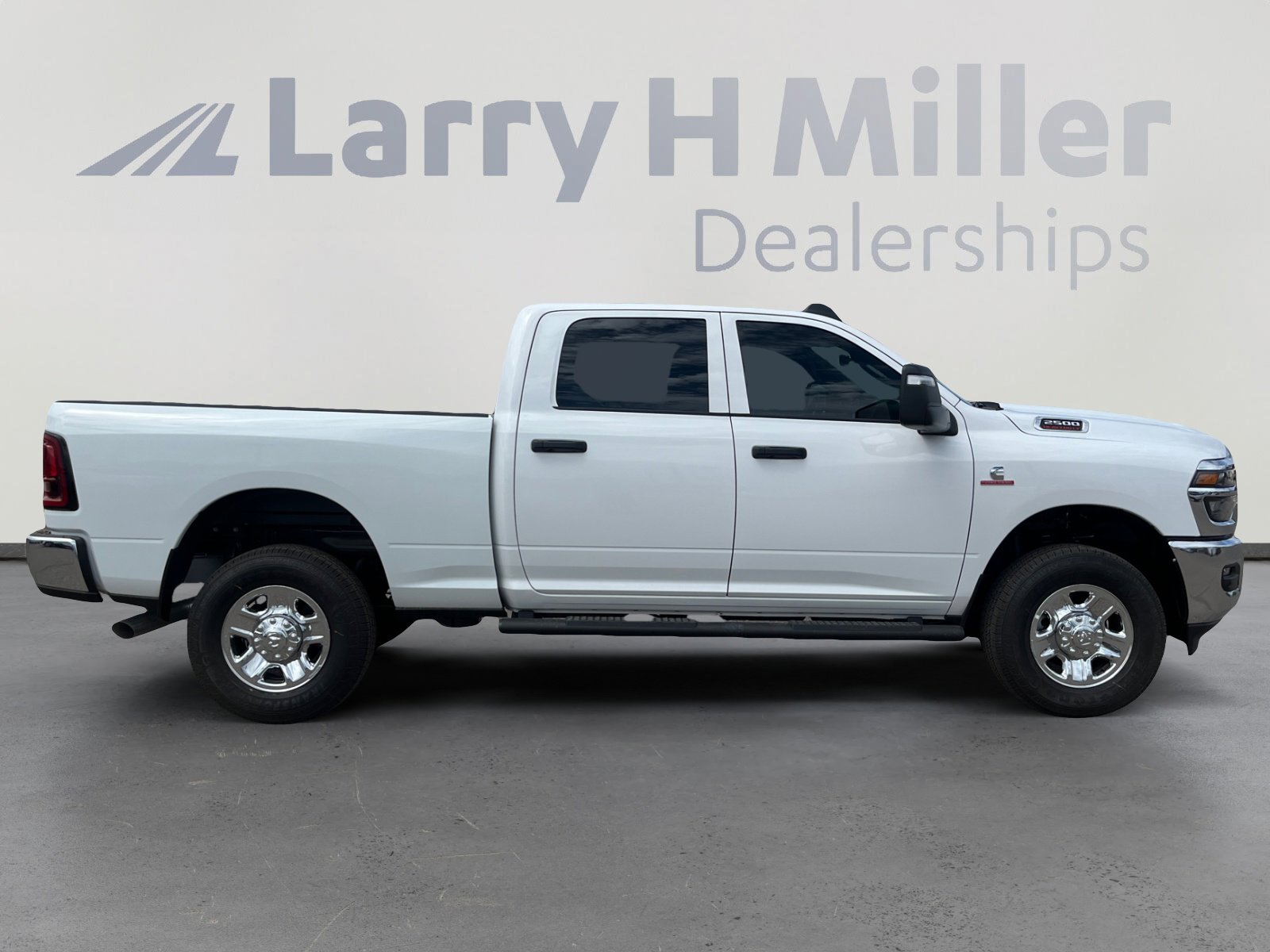 2025 RAM 2500 Tradesman - Photo 8