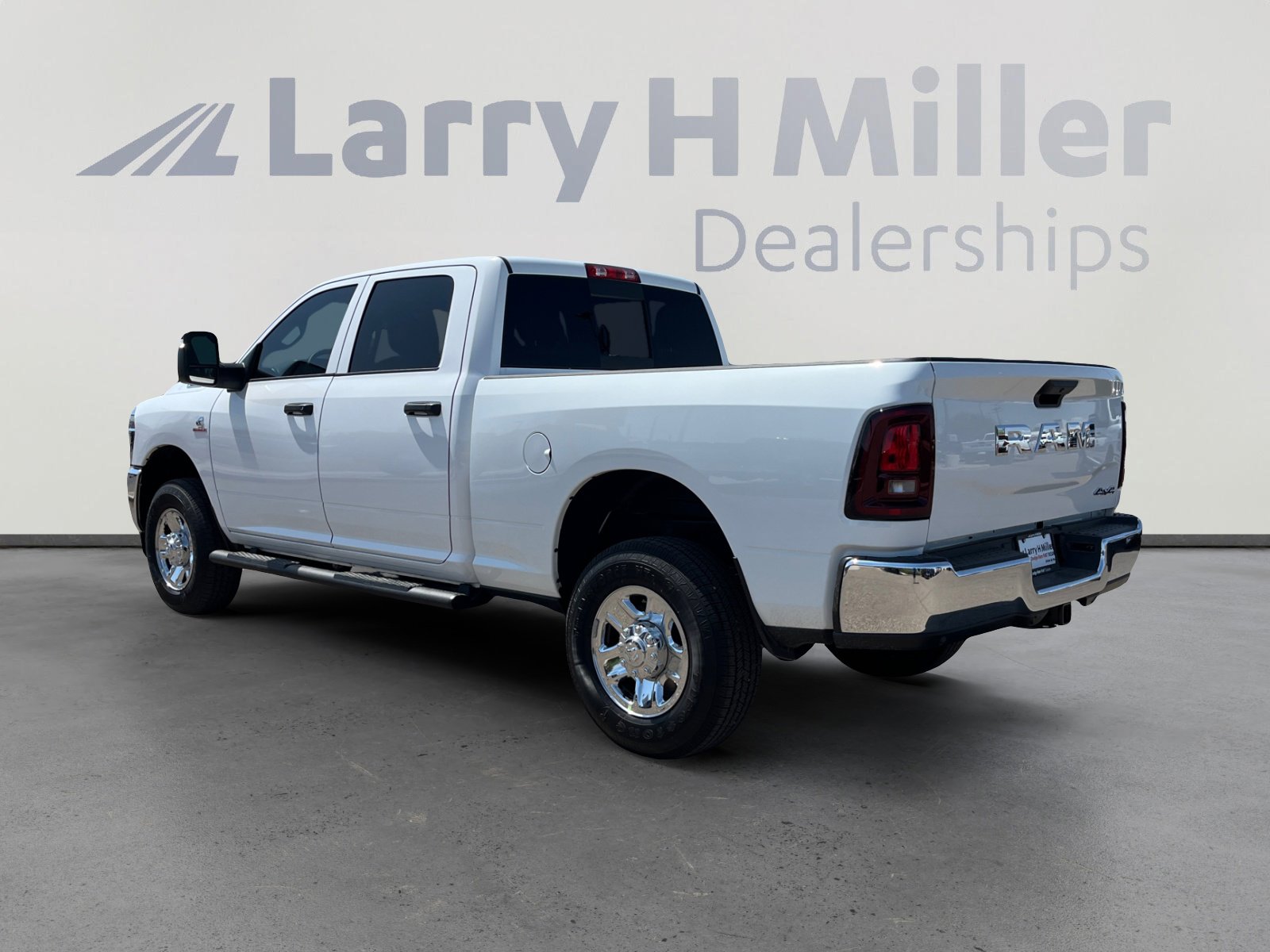 2025 Ram 2500 Tradesman photo 3