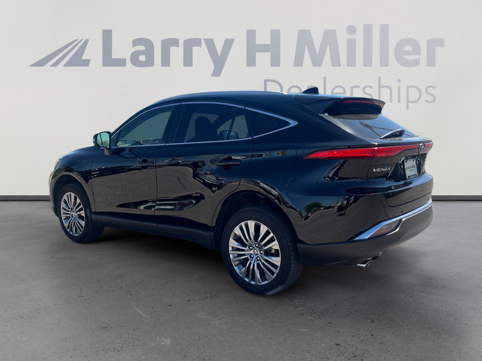 2022 Toyota Venza XLE photo 4