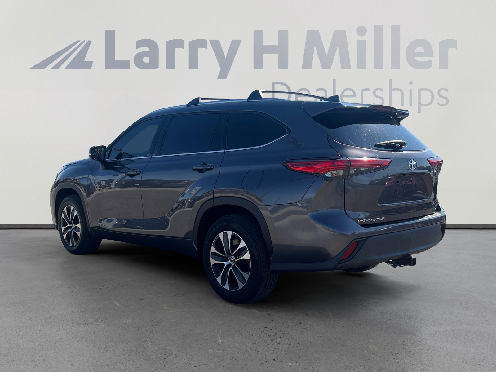 2021 Toyota Highlander XLE photo 4