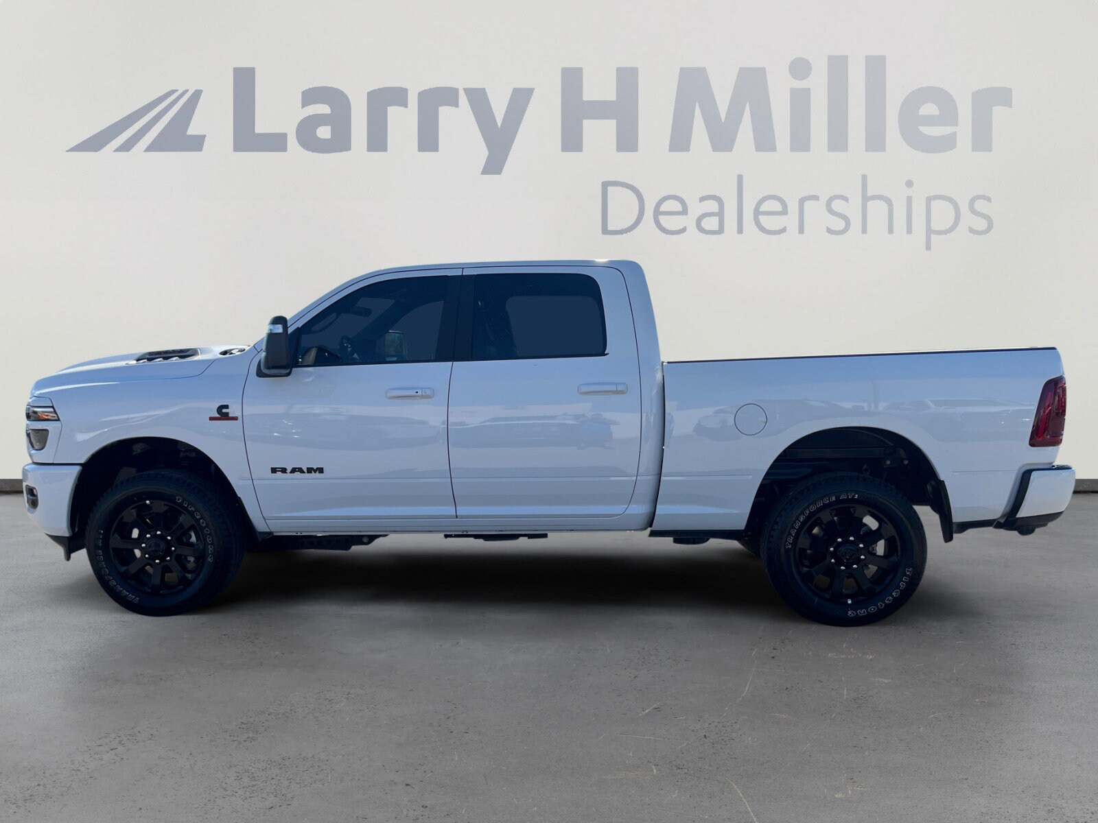 2025 Ram 2500 Laramie photo 2
