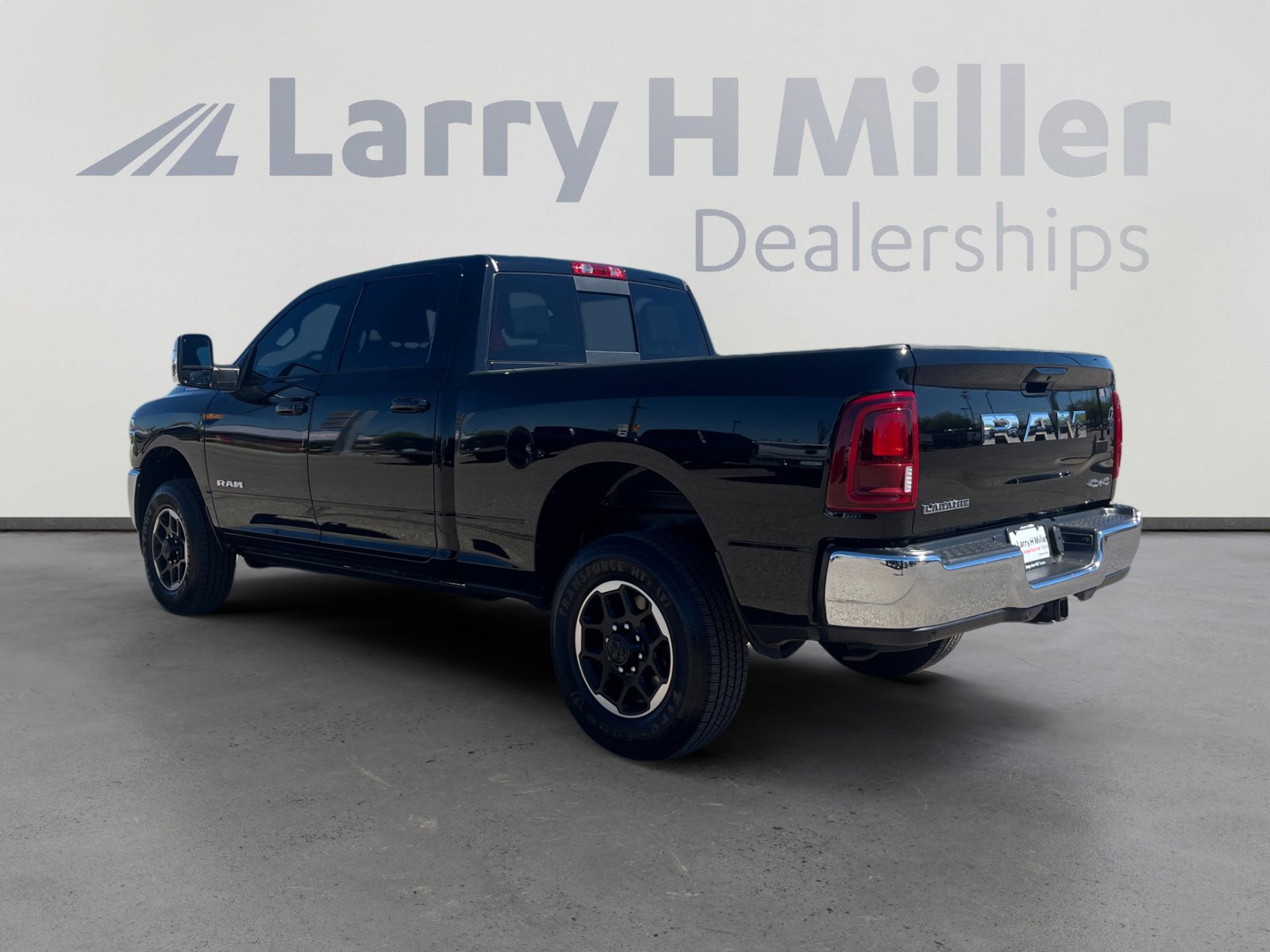 2025 Ram 2500 Laramie photo 4