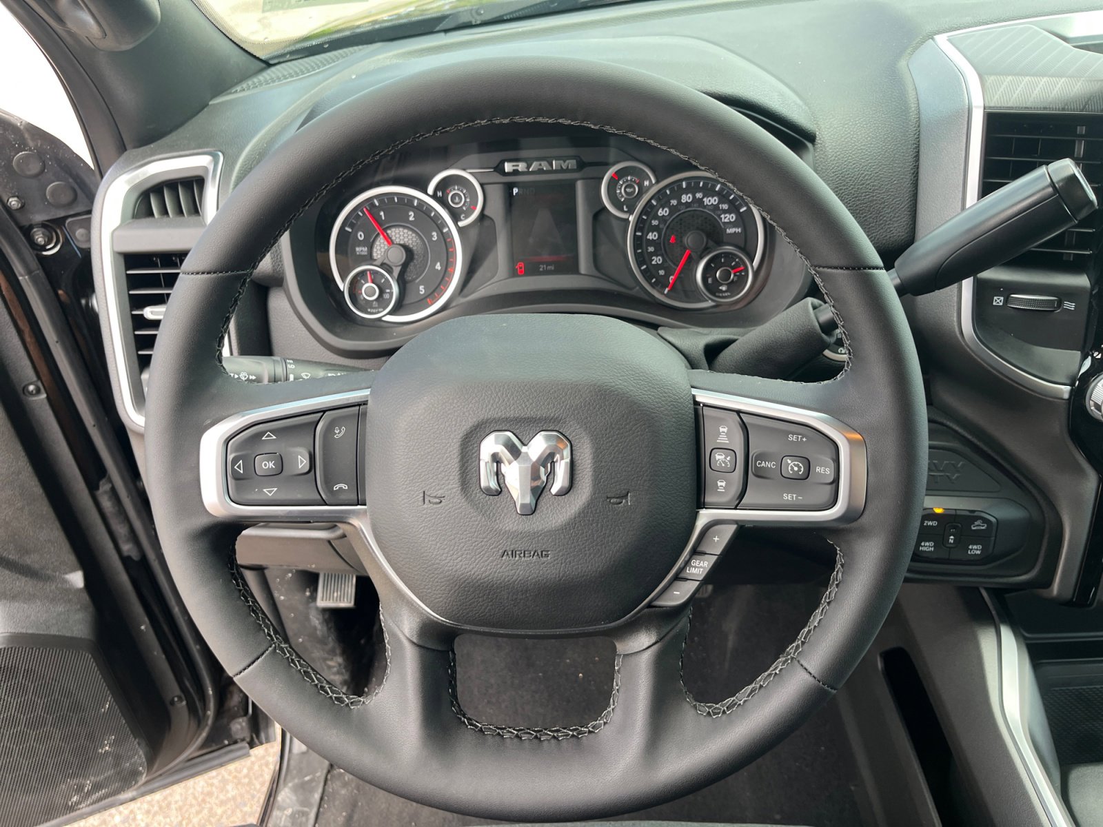 2025 RAM 2500 Big Horn - Photo 11