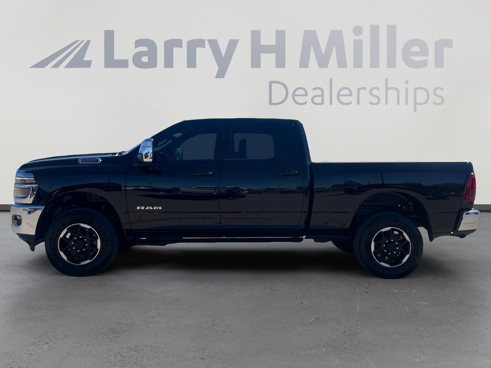 2025 Ram 2500 Laramie photo 2