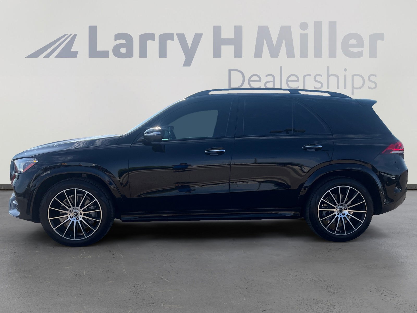 2023 Mercedes Benz GLE 450 4MATIC photo 2