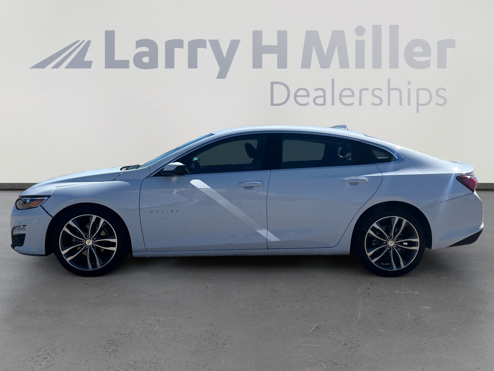 2021 Chevrolet Malibu 1LT photo 2
