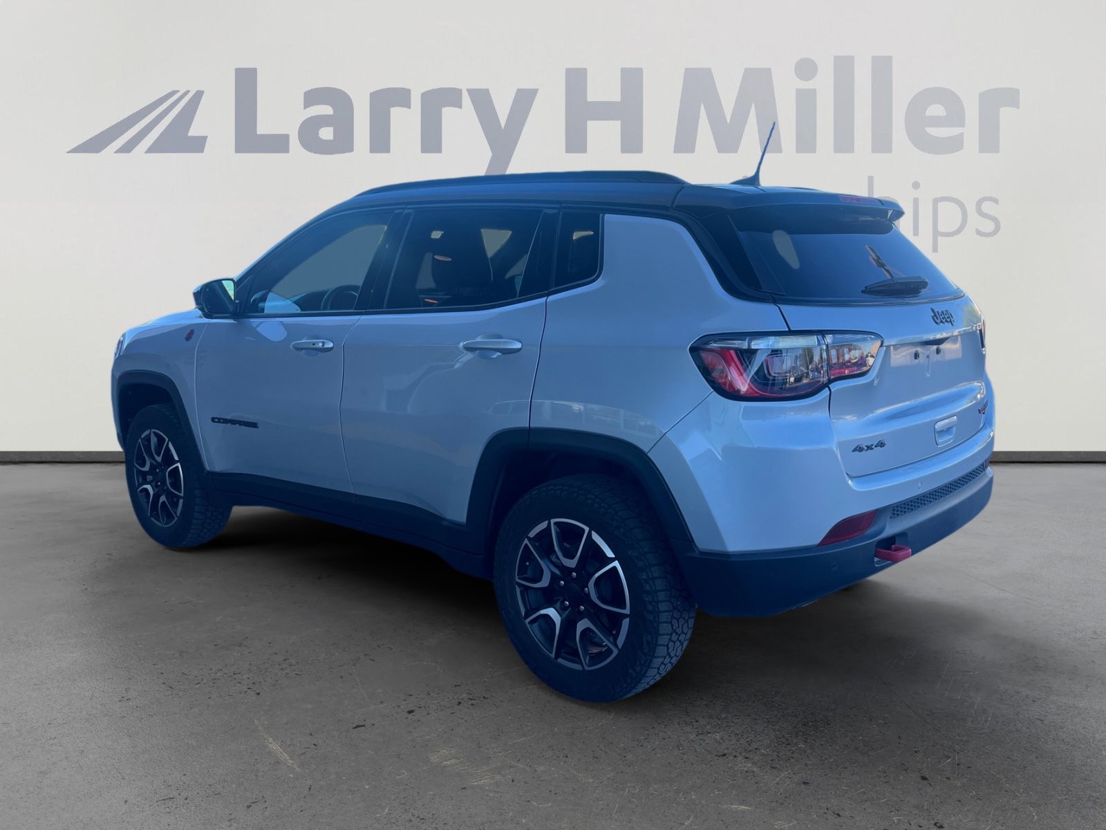2024 Jeep Compass Trailhawk photo 3