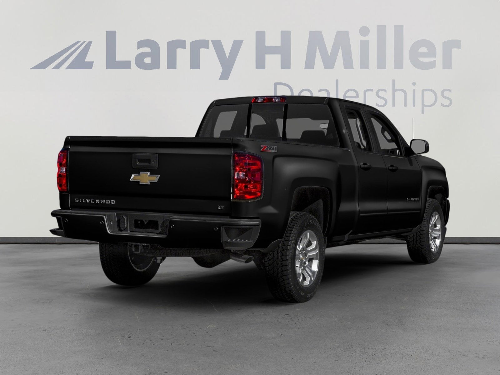 Used 2018 Chevrolet Silverado 1500 LT with VIN 1GCVKREH2JZ361102 for sale in Tucson, AZ