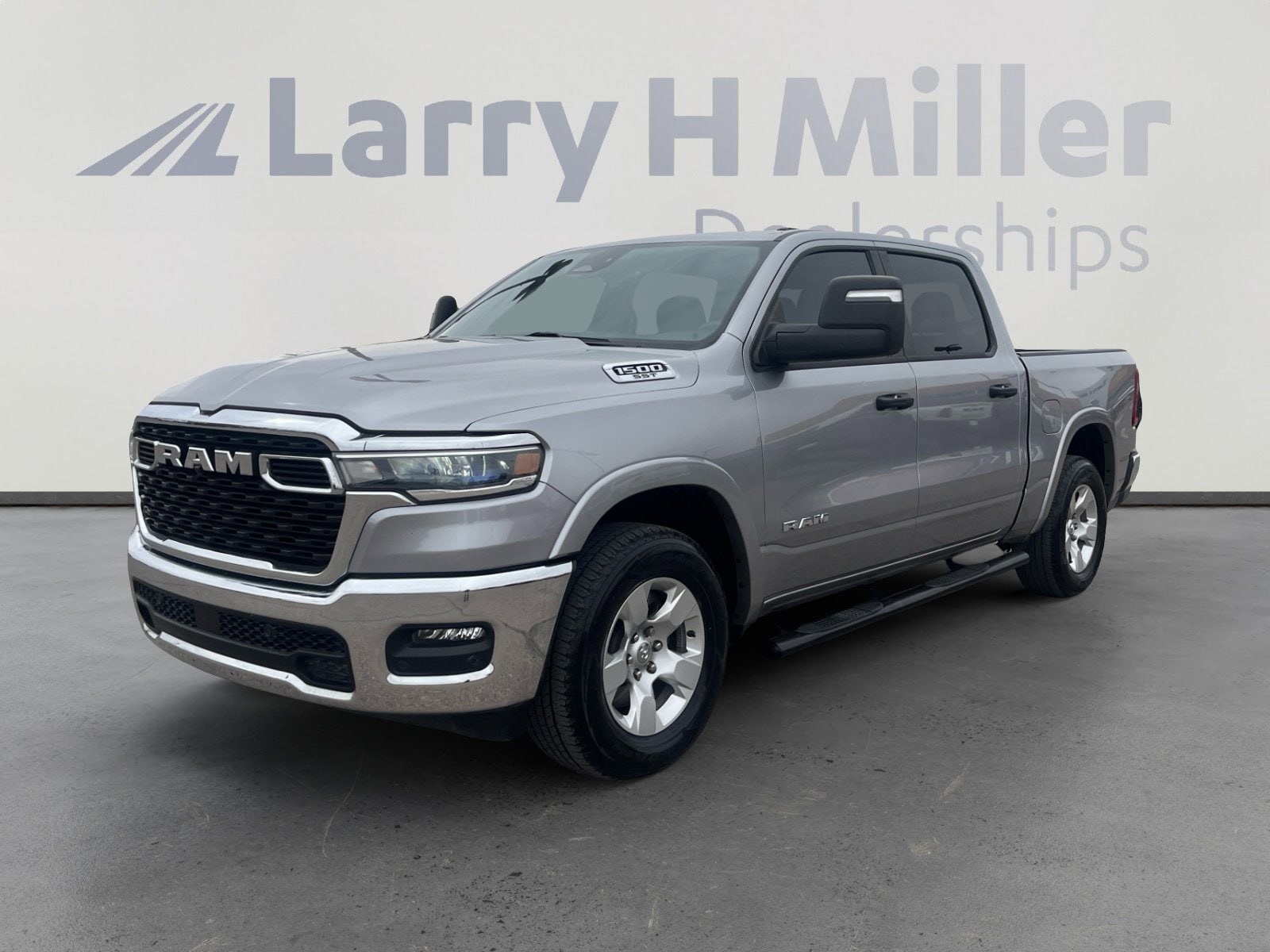 2025 RAM 1500 Big Horn/Lone Star 4x4 Crew Cab 5'7's photo