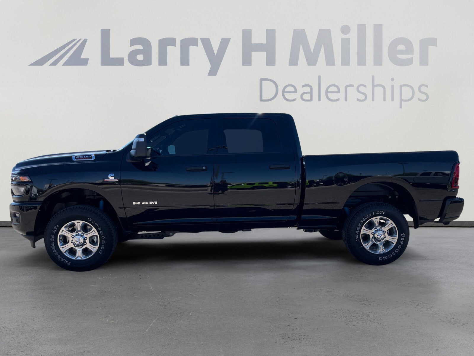 2025 Ram 2500 Big Horn photo 2