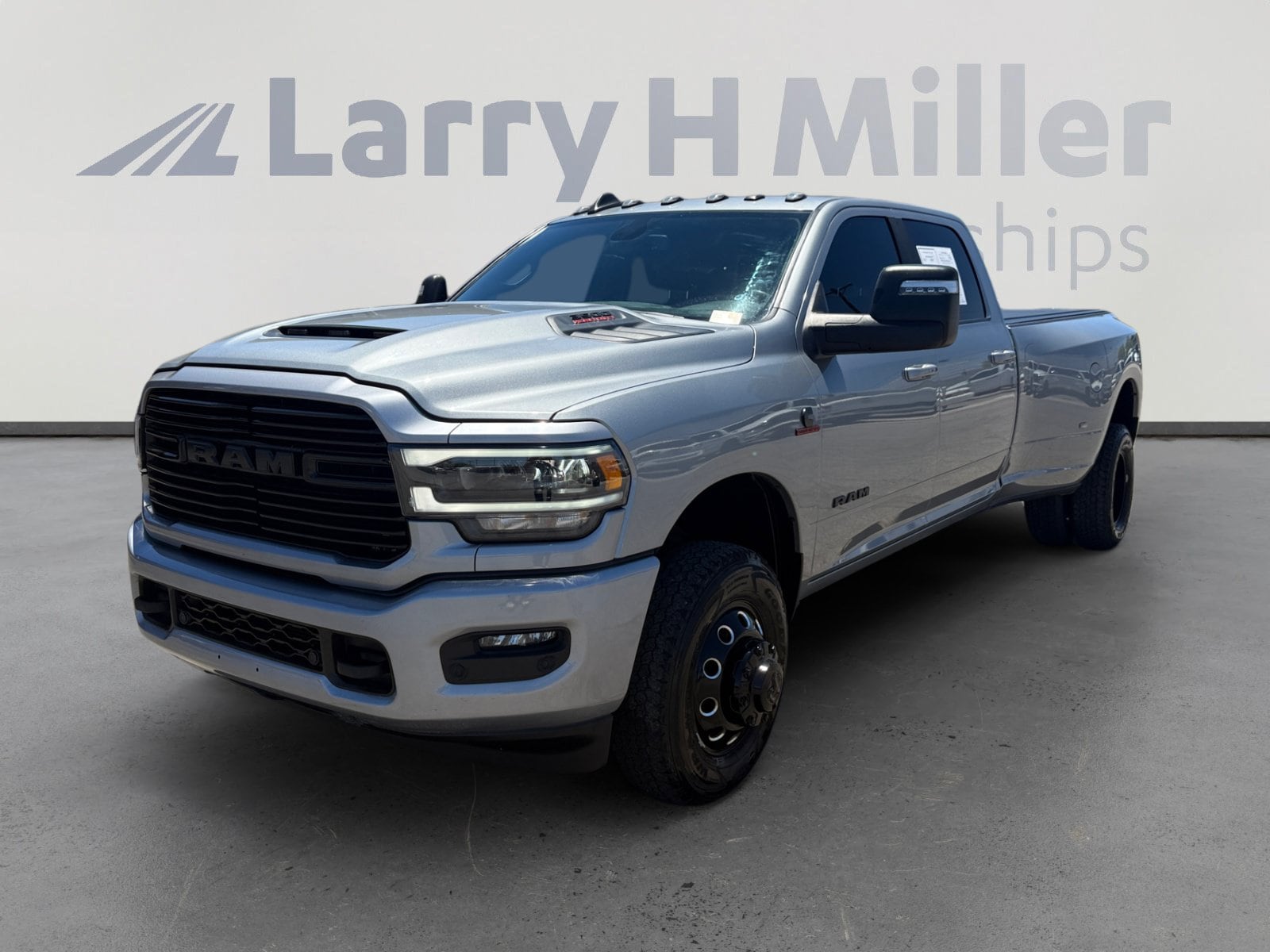 2024 RAM 3500 Laramie 4X4 Crew Cab LWB's photo