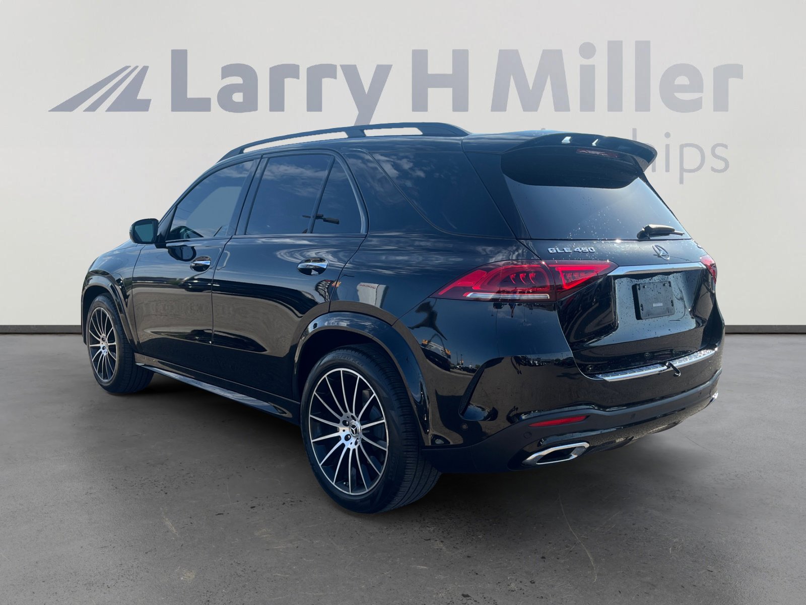 2023 Mercedes Benz GLE 450 4MATIC photo 4