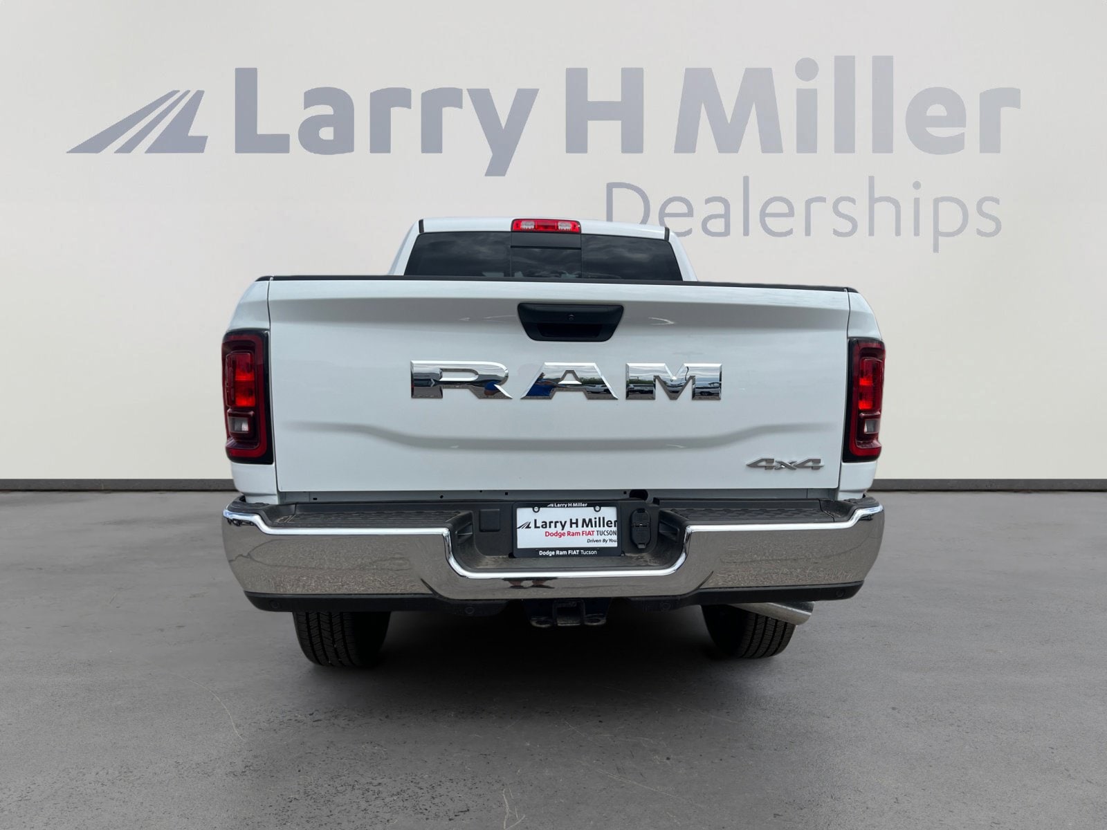 2025 RAM 2500 Tradesman - Photo 6