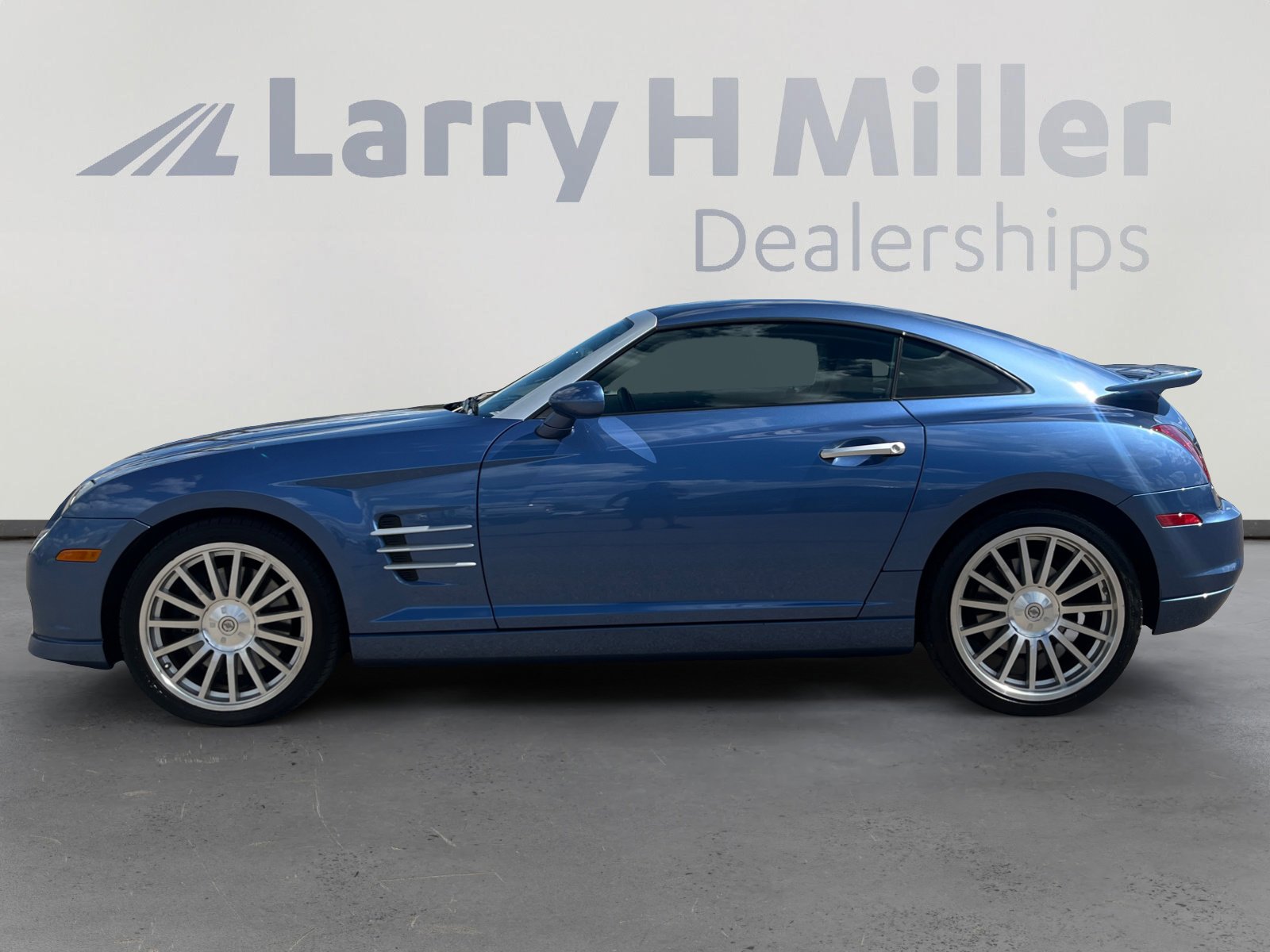 2005 Chrysler Crossfire SRT-6 photo 2