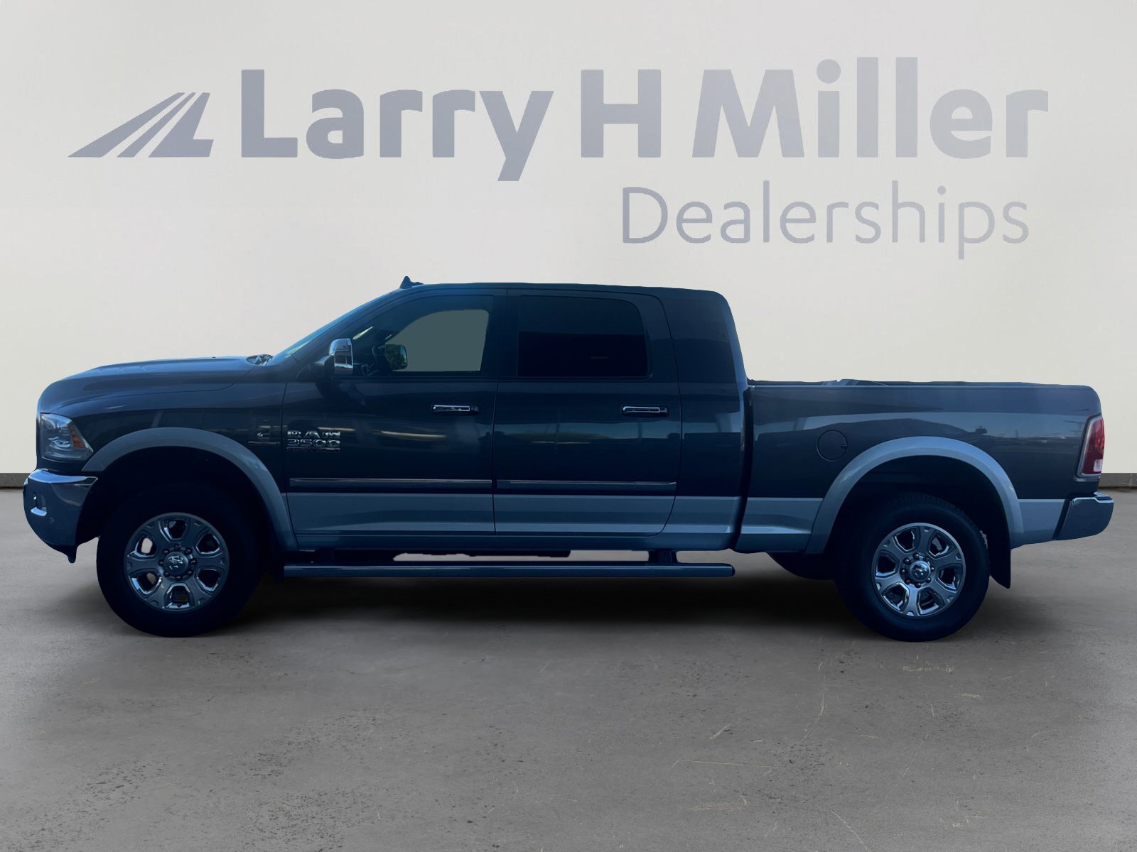2016 Ram 3500 Laramie photo 2