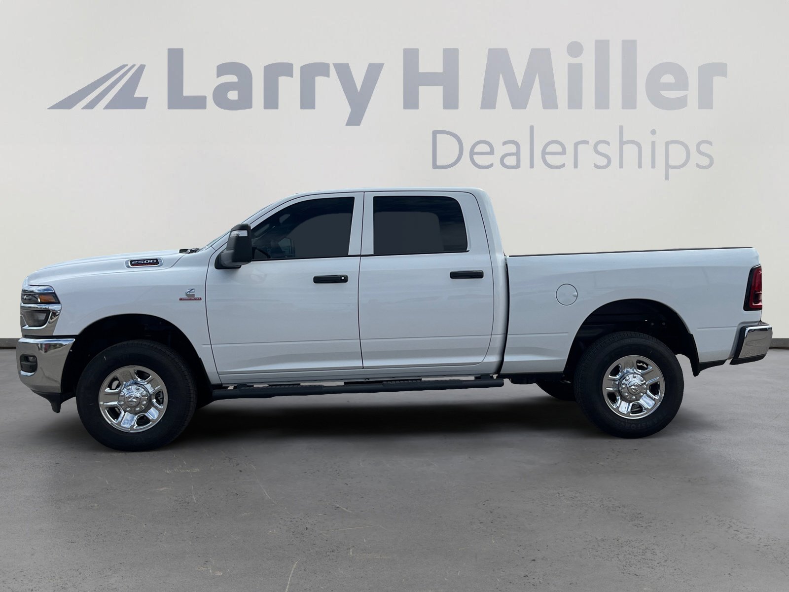 2025 Ram 2500 Tradesman photo 2