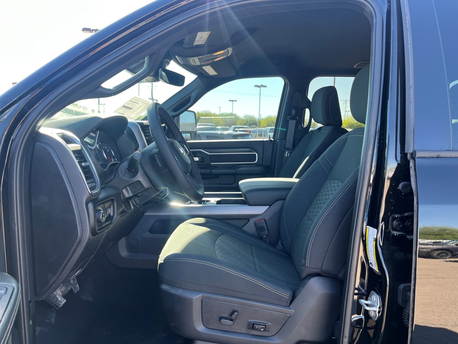 2025 RAM 2500 Big Horn - Photo 16