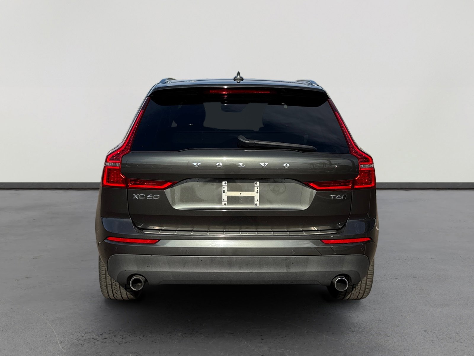 2019 Volvo XC60 Momentum photo 4