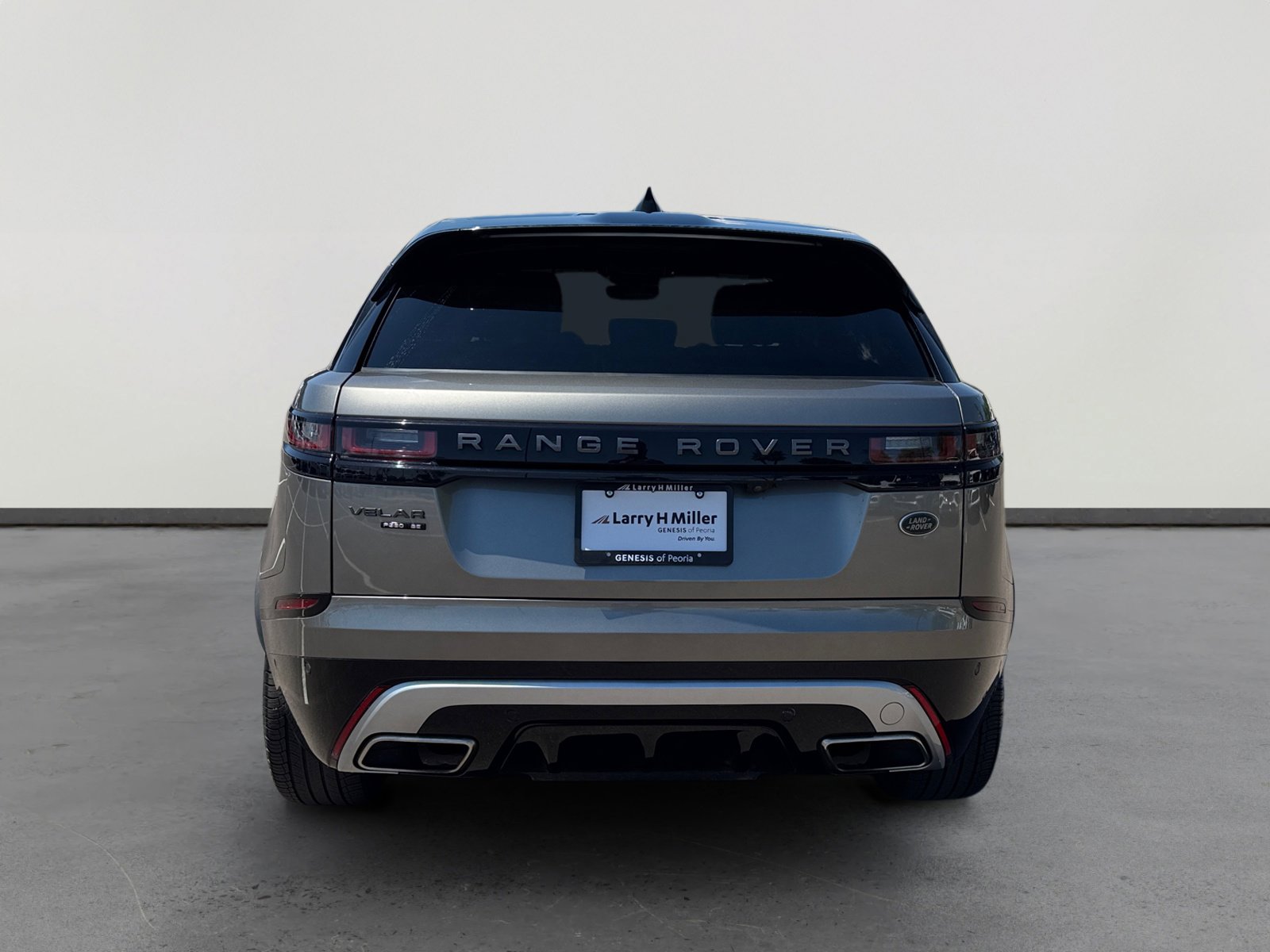 2018 Land Rover Range Rover Velar R-Dynamic SE photo 4