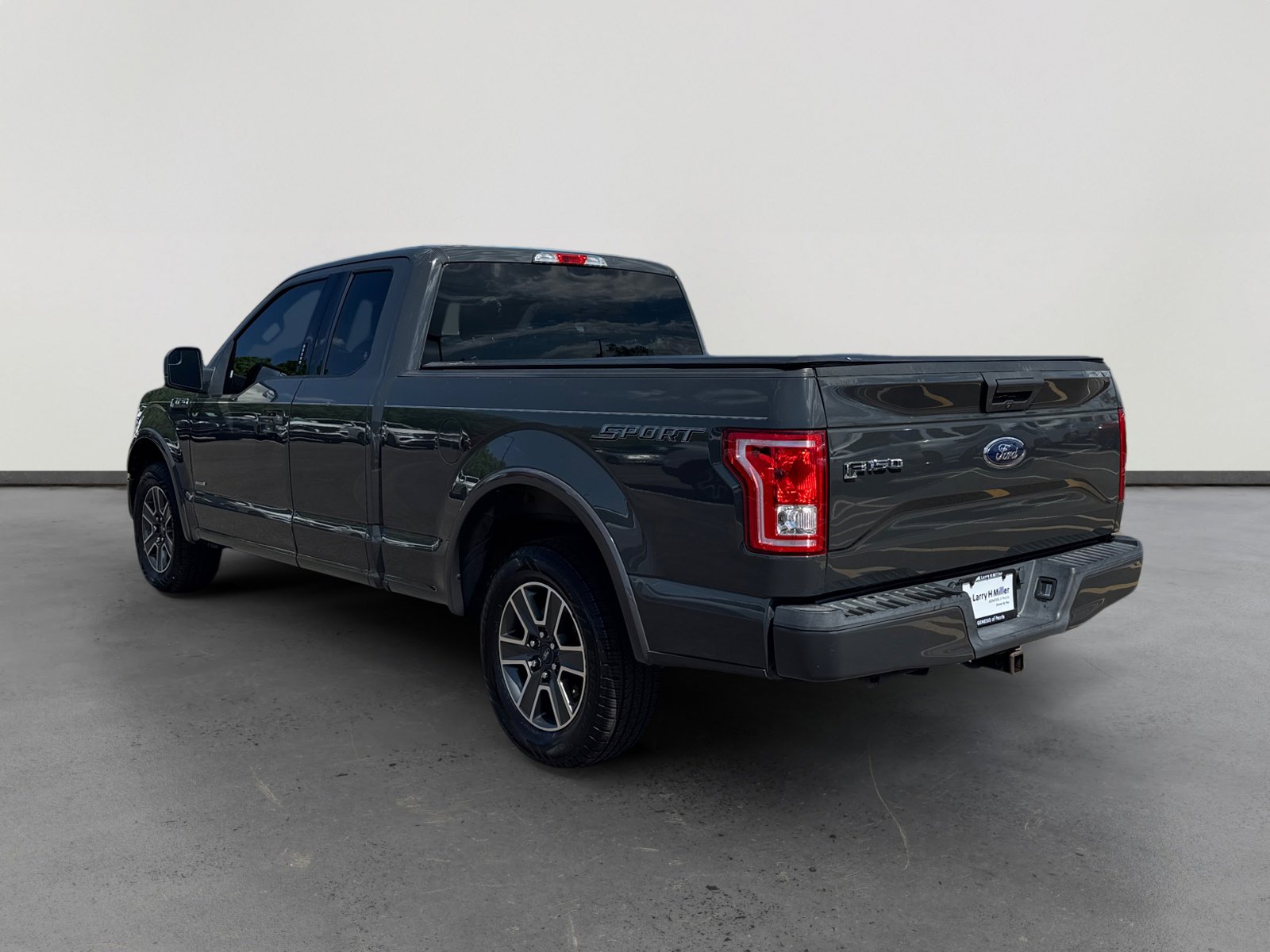 2016 Ford F-150 XLT photo 3