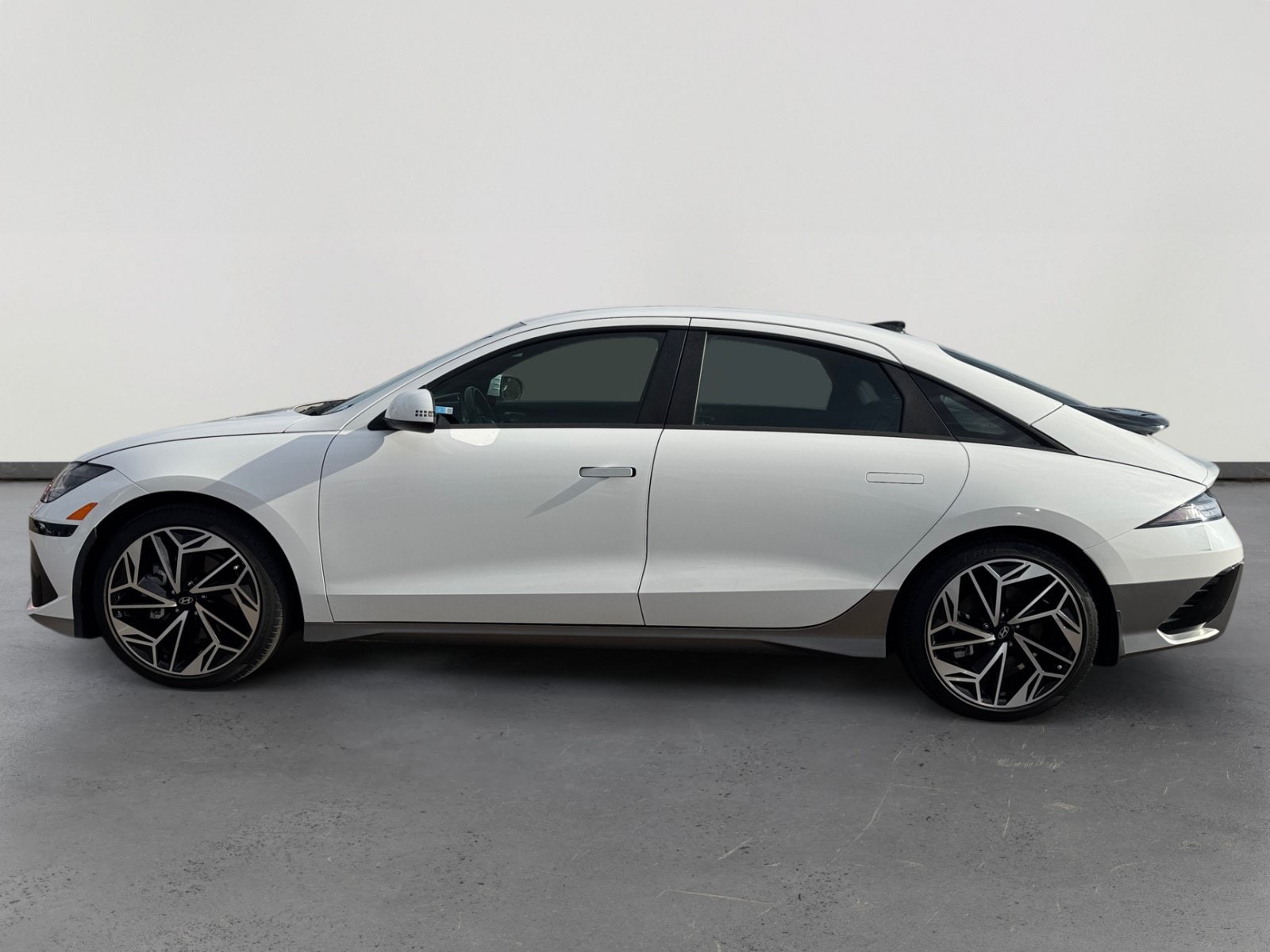 Used 2024 Hyundai IONIQ 6 SEL with VIN KMHM34AA9RA059168 for sale in Peoria, AZ