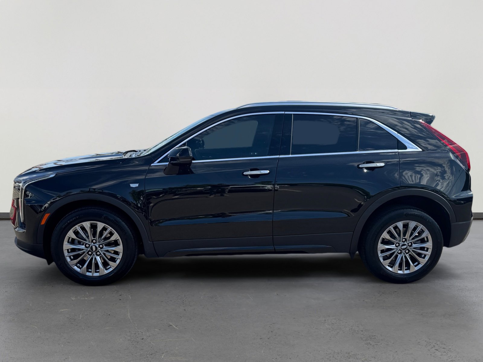 2024 Cadillac XT4 Premium Luxury photo 2