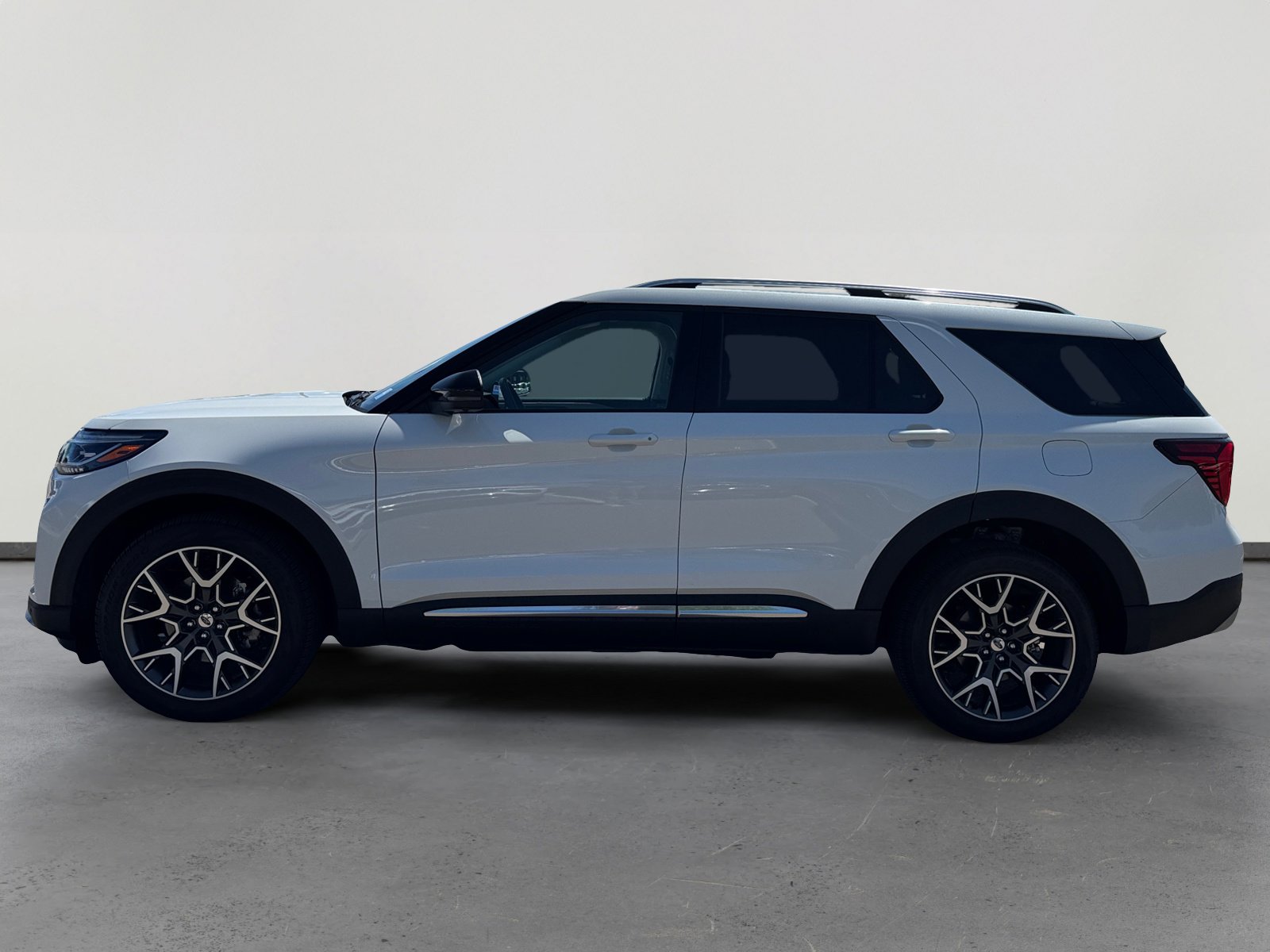 2025 Ford Explorer Platinum photo 2