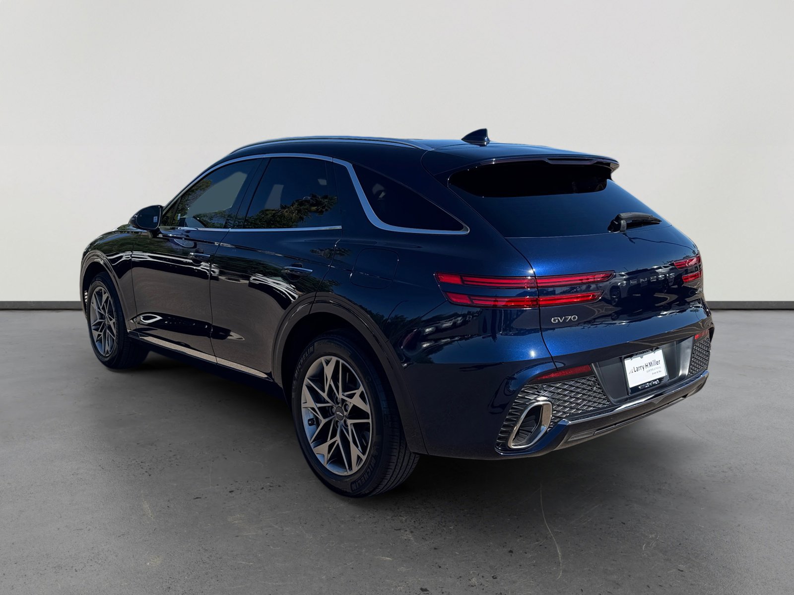 2023 Genesis GV70 2.5T photo 3