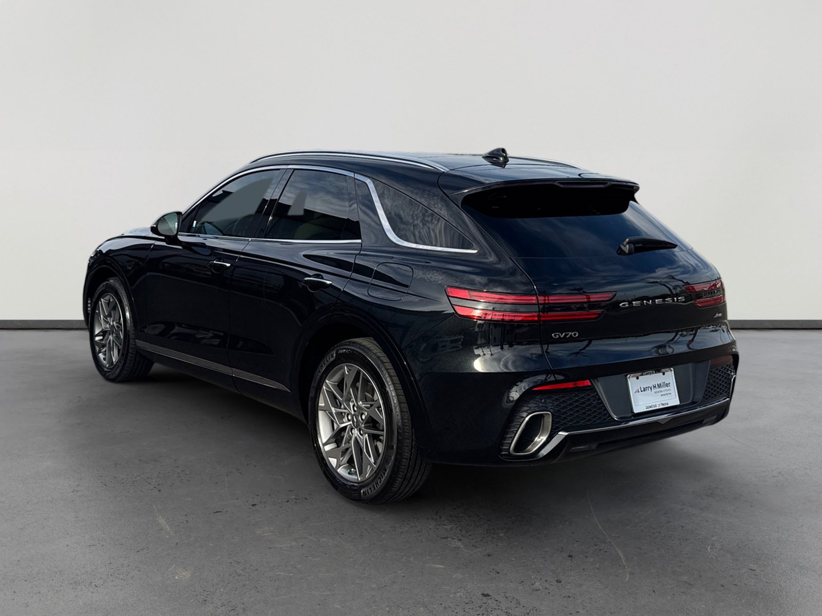 2023 Genesis GV70 2.5T photo 3