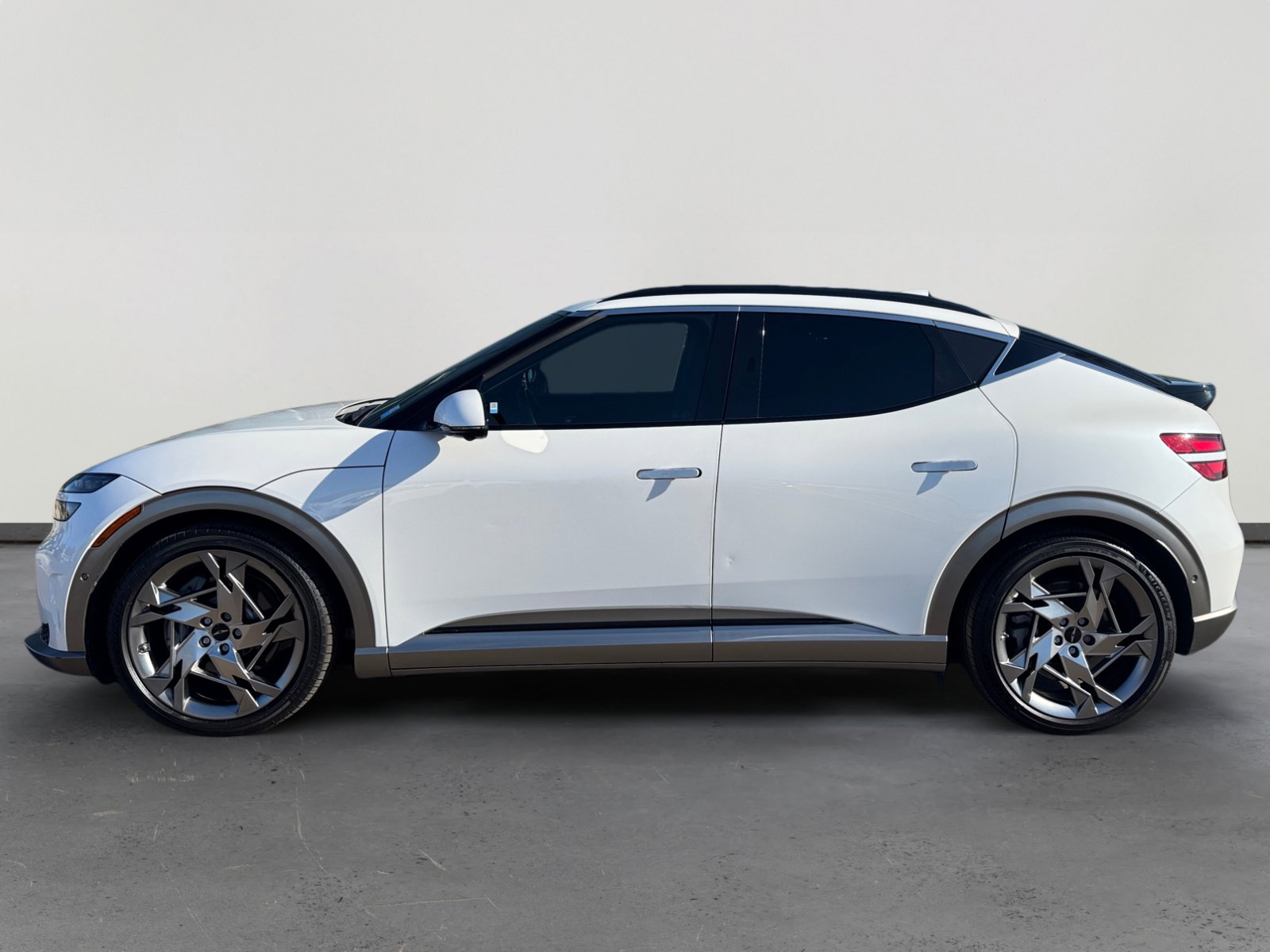 2023 Genesis GV60 Performance photo 2