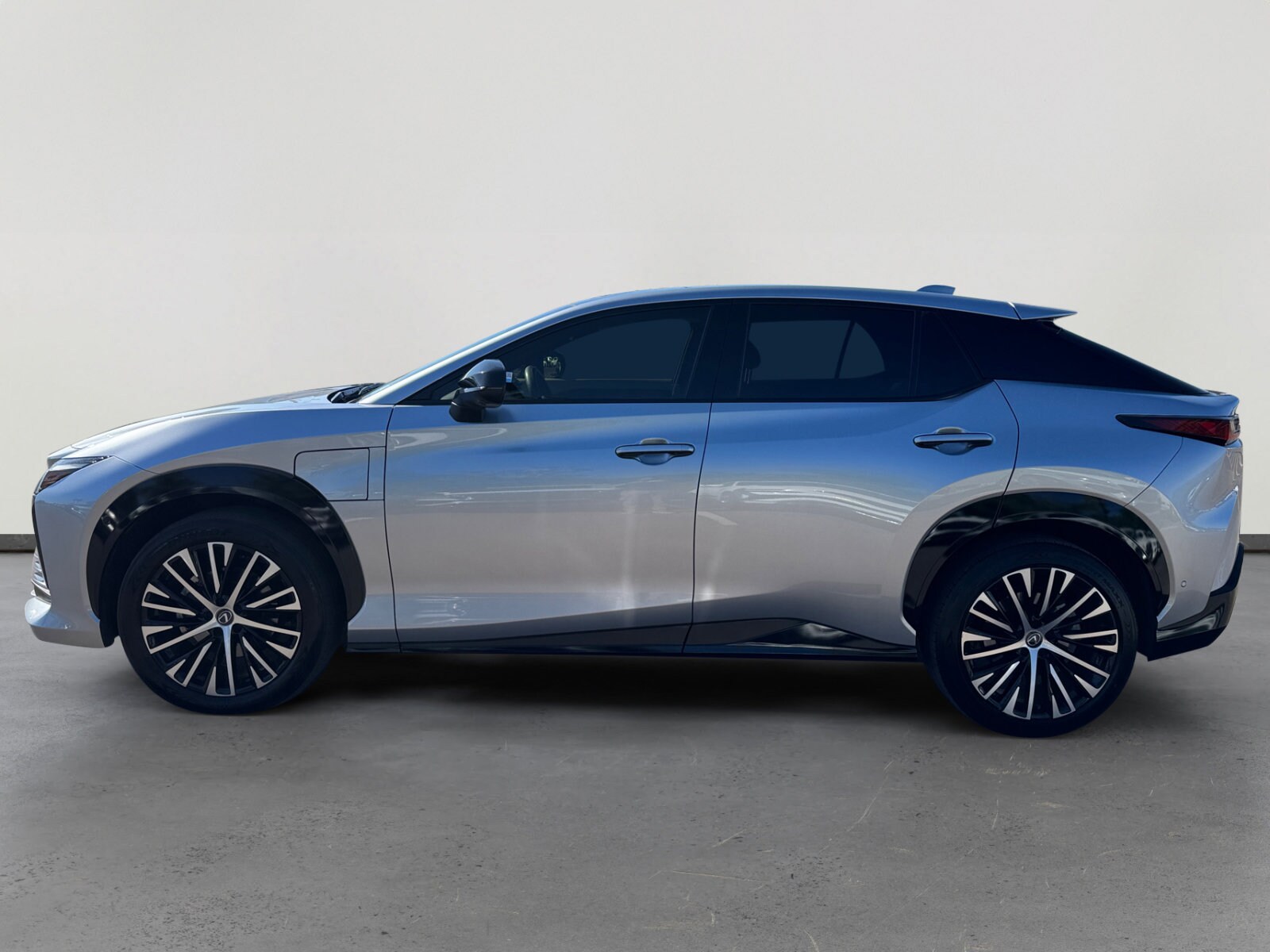 2023 Lexus RZ 450e Premium photo 2