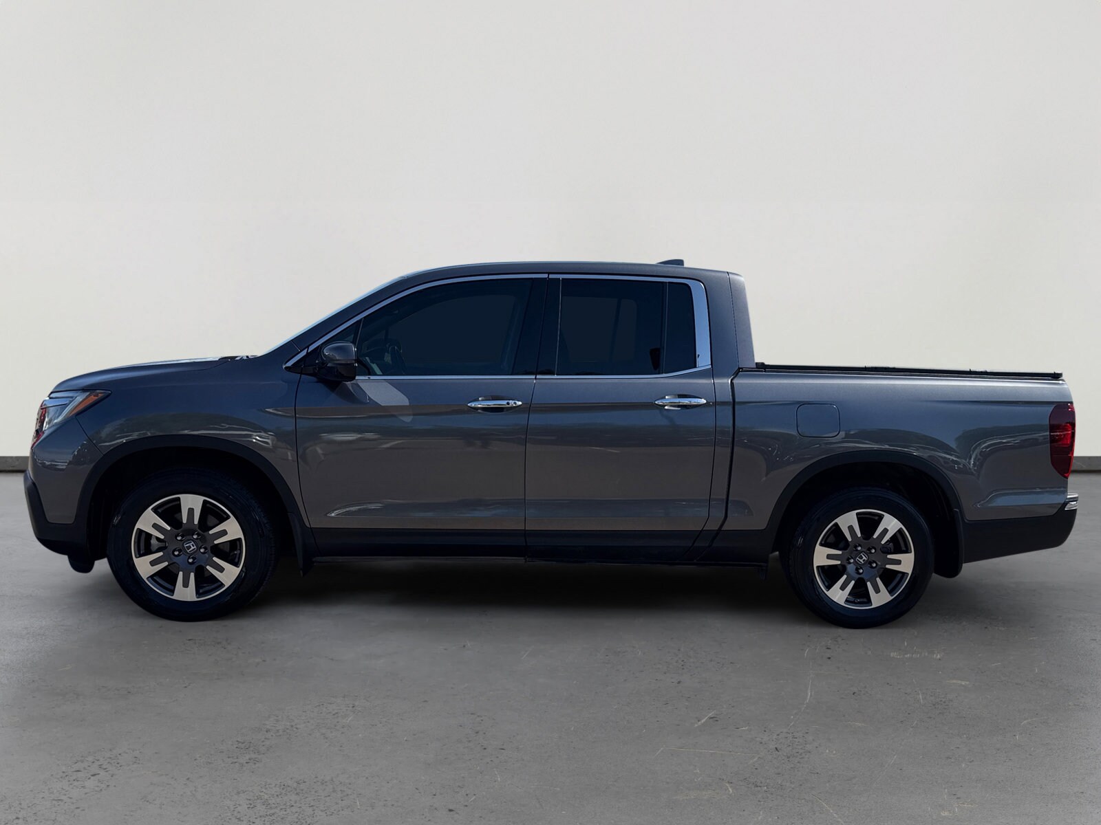 2017 Honda Ridgeline RTL-E photo 2