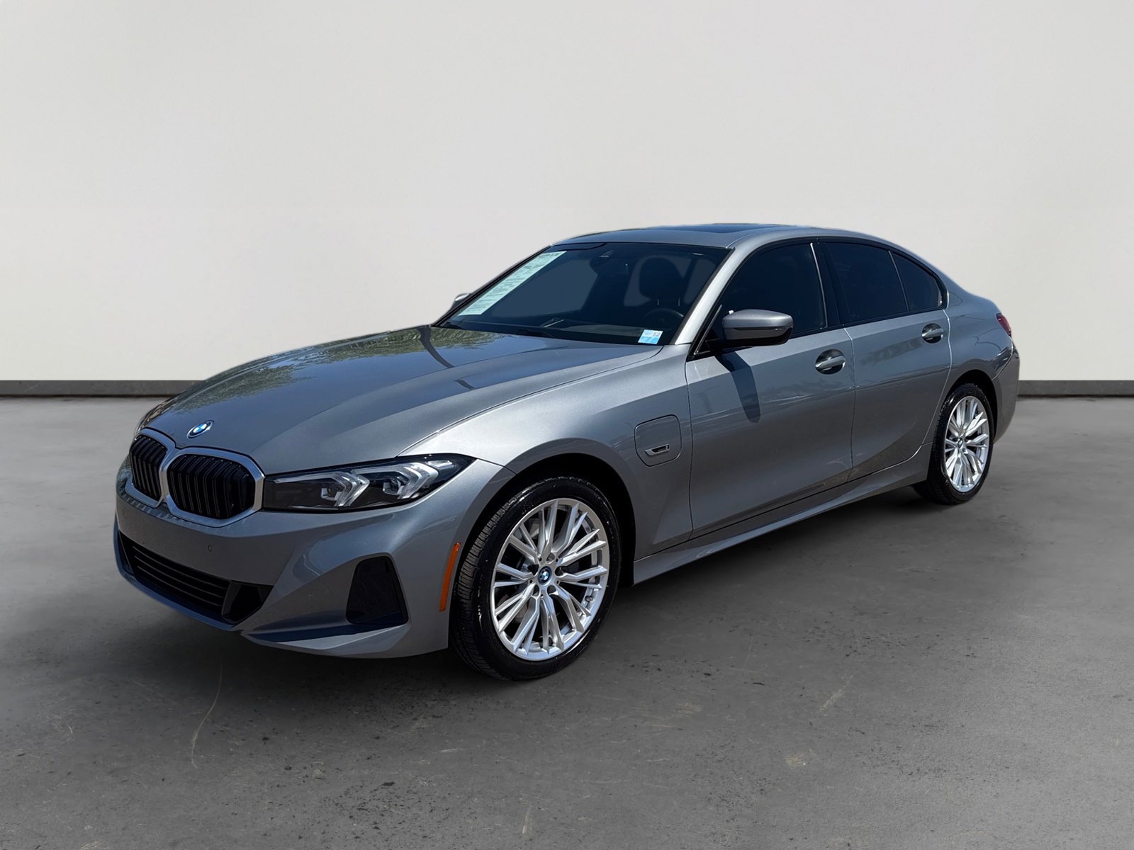 2023 BMW 3 Series 330e xDrive Sedan's photo