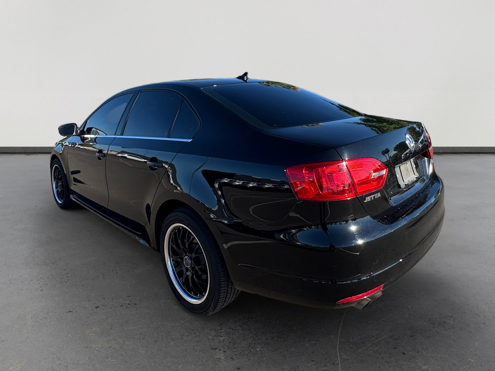 2011 Volkswagen Jetta SEL photo 3