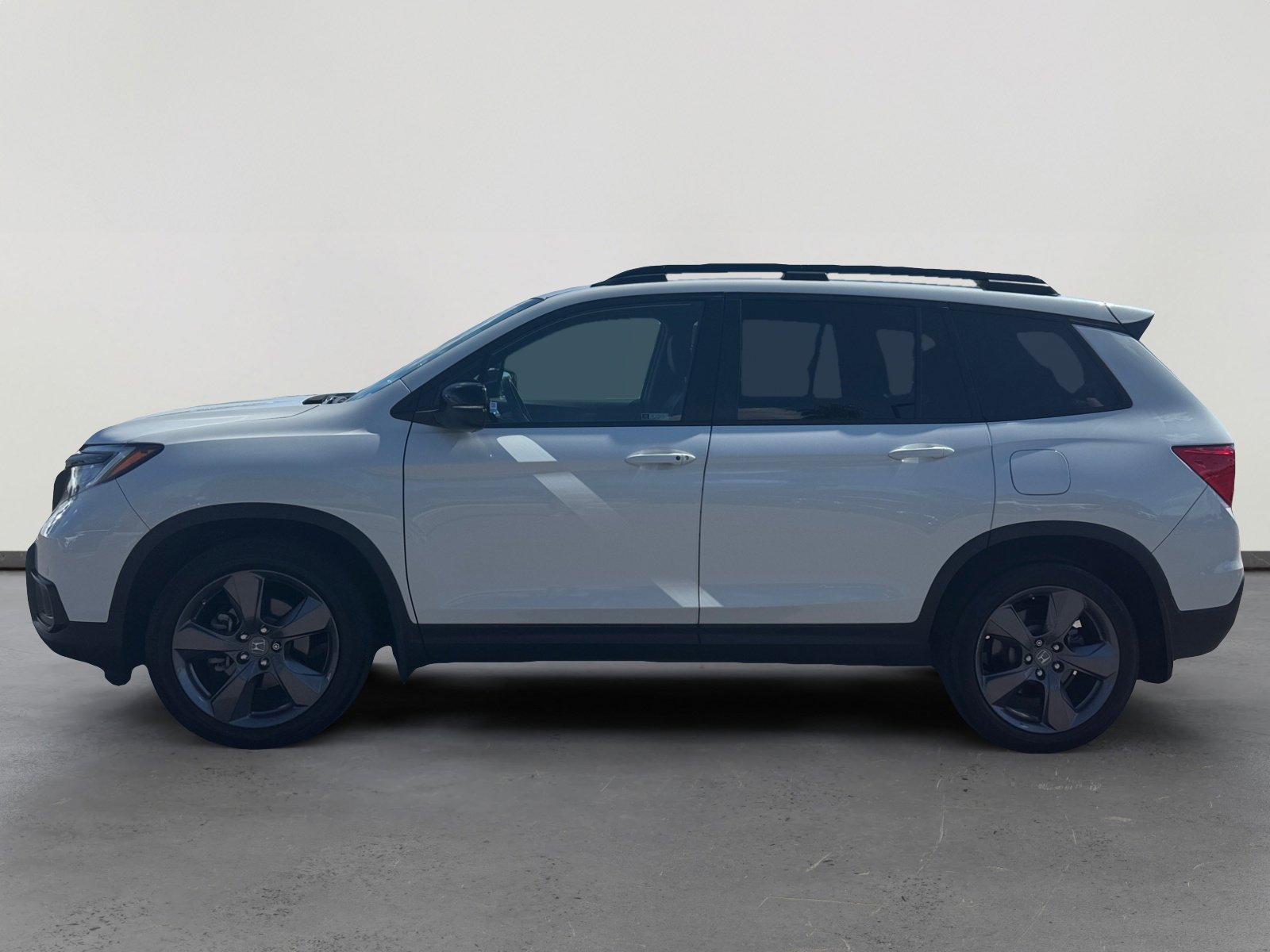 2020 Honda Passport Touring photo 2