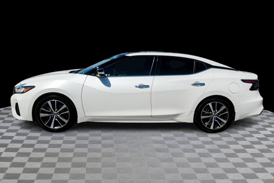 Used 2019 Nissan Maxima SL with VIN 1N4AA6AV3KC365648 for sale in Peoria, AZ