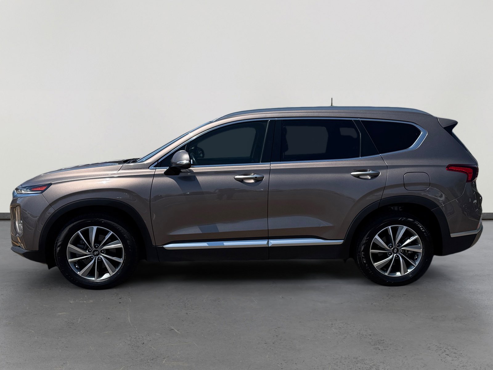 2020 Hyundai Santa Fe SEL photo 2