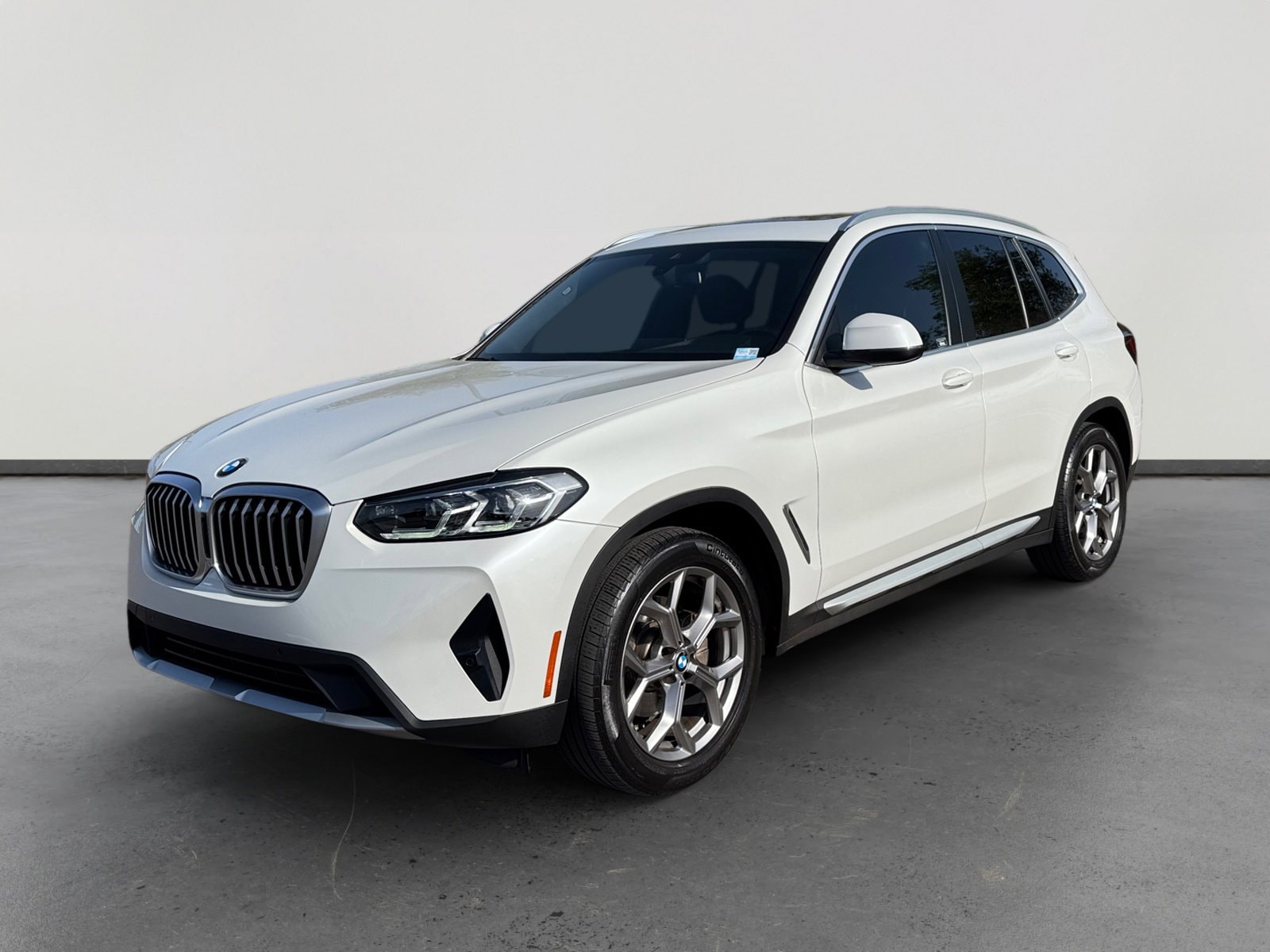 2022 BMW X3 sDrive30i's photo