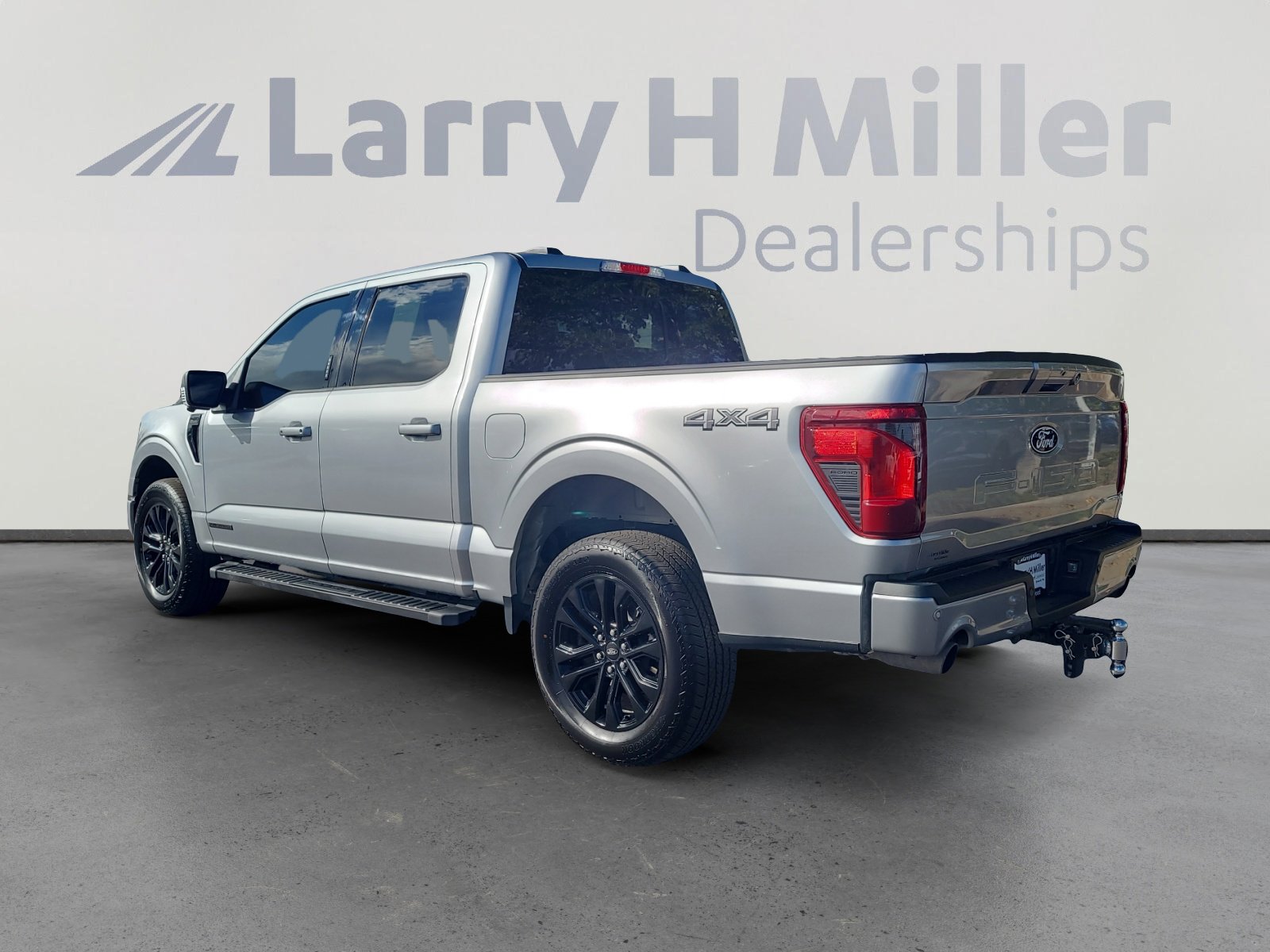 2024 Ford F-150 XLT photo 3