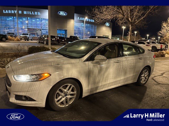 2016 Ford Fusion SE's photo