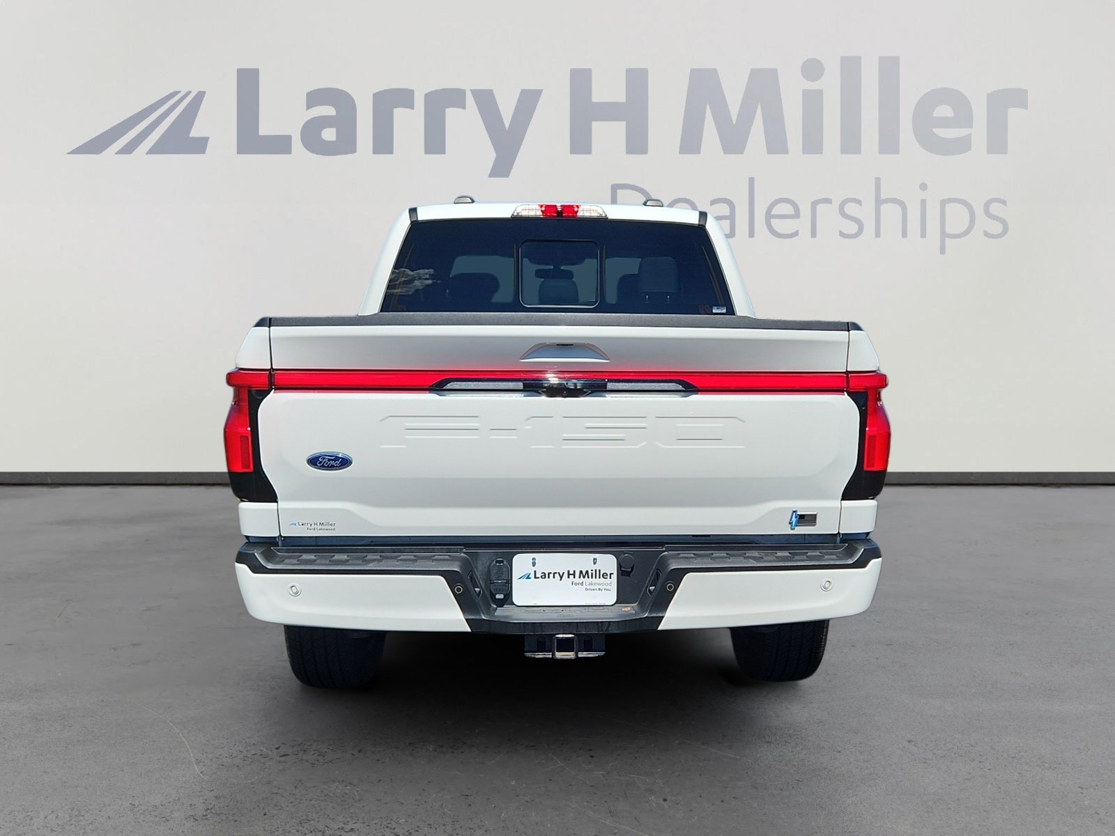 2022 Ford F-150 Lightning Lariat photo 4