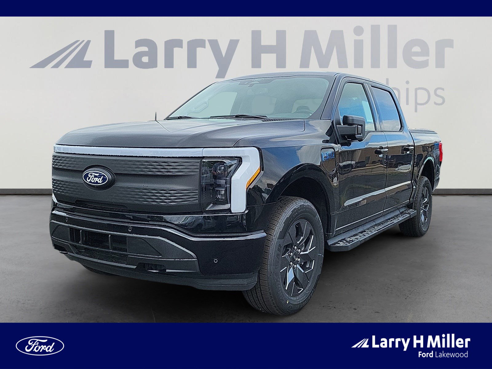 2025 Ford F-150 Lightning Flash's photo